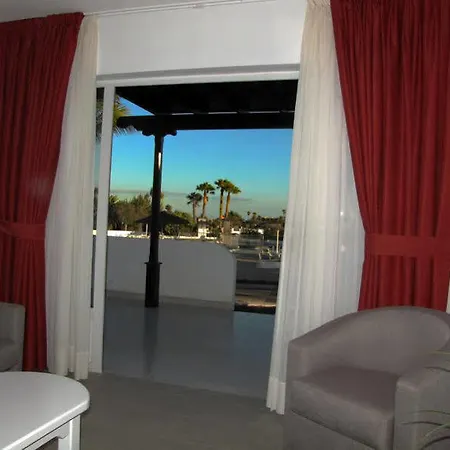 Hotel Playa Limones
