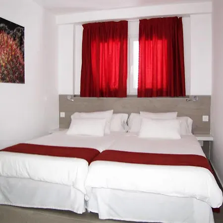Hotel Playa Limones 3*